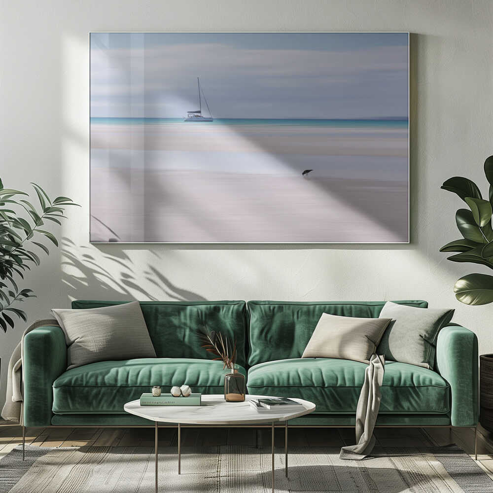 Strand och segelbåt