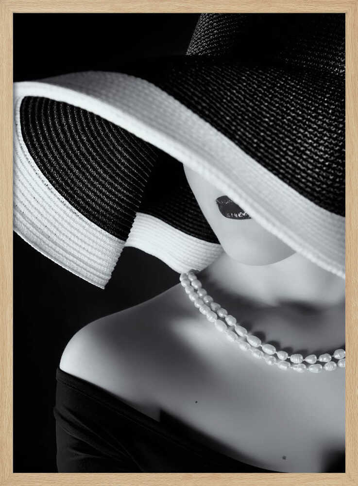 Classic Hat And Pearls